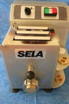 SELA TR 50 Nudelmaschine grau mit 3 Teflonmatrizen