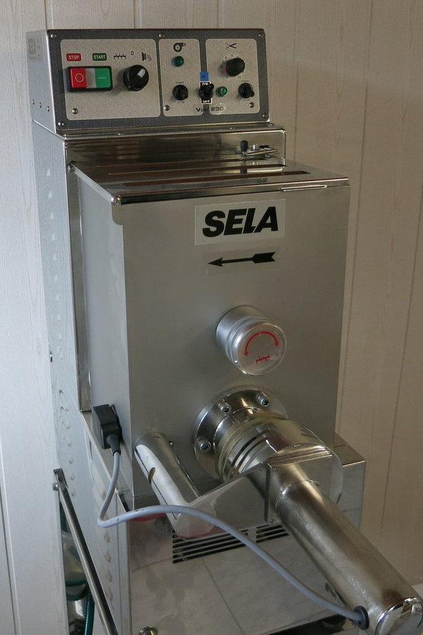 gebrauchte Sela Nudelmaschine TR 110 Edelstahl mit 3 Teflonmatrizen