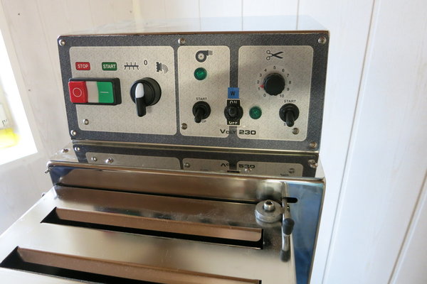 gebrauchte SELA TR 110 Nudelmaschine Edelstahl, mit Kühlgerät Teflonmatrize